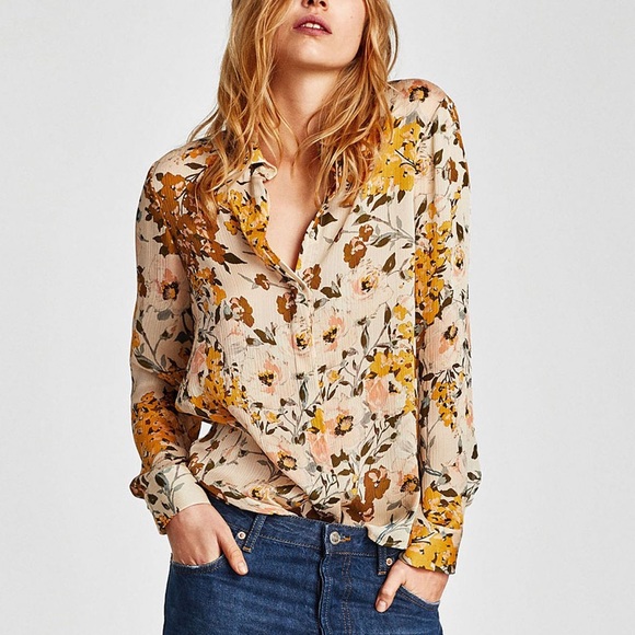 🌼ZARA🌼 Floral Plisse Button-Down Blouse, Size M - Picture 2 of 10